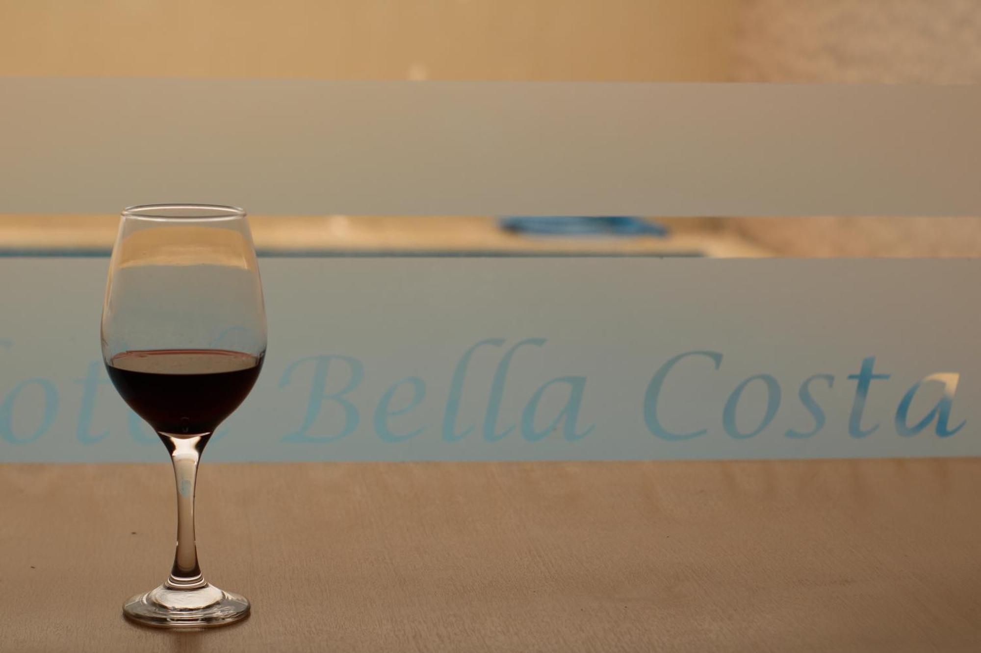 Hotel Bella Costa Ла Лусила дел Мар Екстериор снимка